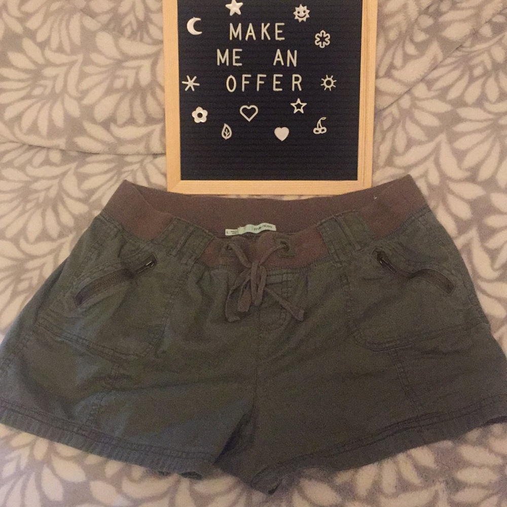 Maurices army green Soft shorts